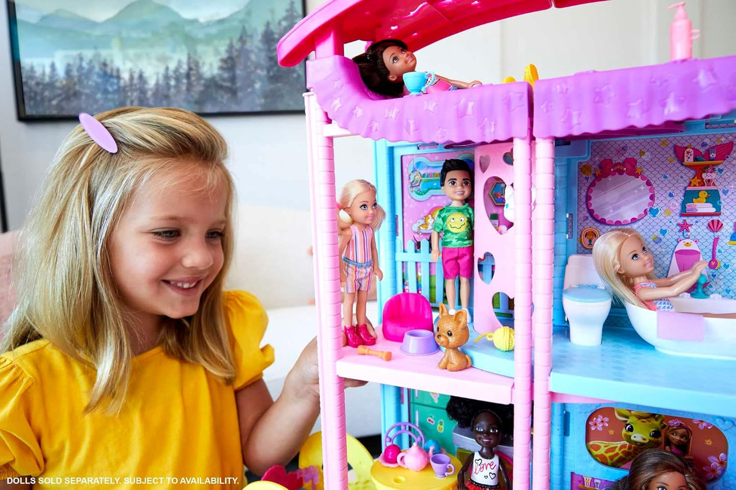 Barbie poppenhuis, Chelsea speelhuis met 2 Huisdieren, Meubels en Accessoires, Lift, Zwembad, Glijbaan, Ballenbak en Meer, HHX44